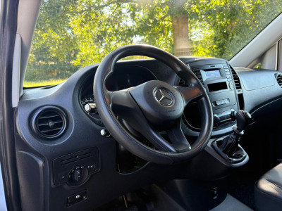 Mercedes-Benz Vito 109 CDI Lang|NAP|airco|cruise control|bluetooth|lederen bekleding|achterklep|drie zitplaatsen|elektrisch pakket foto 13
