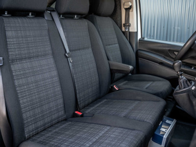 Mercedes-Benz Vito 111 CDI | Volledig ingericht | 3-Zits | Camera | Navi | Airco foto 17