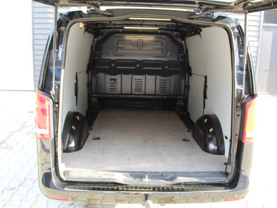 Mercedes-Benz Vito 114 CDI 136Pk L2 Automaat | Black Edition | Vol opties! foto 11