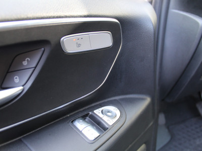 Mercedes-Benz Vito 114 CDI 136Pk L2 Automaat | Black Edition | Vol opties! foto 19