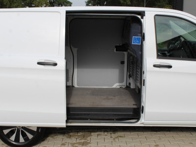 Mercedes-Benz Vito 114 CDI 136Pk Lang L2 2X Schuifdeur | LED | Trekhaak foto 8