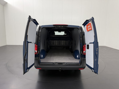 Mercedes-Benz Vito 114CDI Automaat XXL | 2xSchuifdeur | Achterdeuren | Navigatie | Camera | Airco | Cruise | Trekhaak foto 4