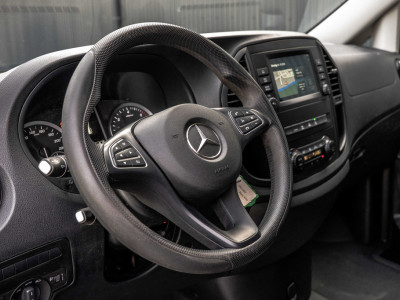 Mercedes-Benz Vito 114 CDI L2H1 | 140PK | Automaat | Camera | Cruise | 1e Eigenaar | PDC |  Zijschuifdeur L+R | Climatronic | Trekhaak foto 12
