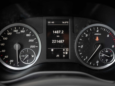Mercedes-Benz Vito 114 CDI L2H1 | 140PK | Automaat | Camera | Cruise | 1e Eigenaar | PDC |  Zijschuifdeur L+R | Climatronic | Trekhaak foto 16
