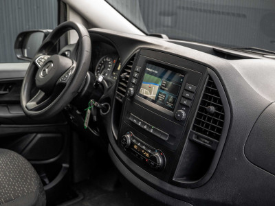 Mercedes-Benz Vito 114 CDI L2H1 | 140PK | Automaat | Camera | Cruise | 1e Eigenaar | PDC |  Zijschuifdeur L+R | Climatronic | Trekhaak foto 2