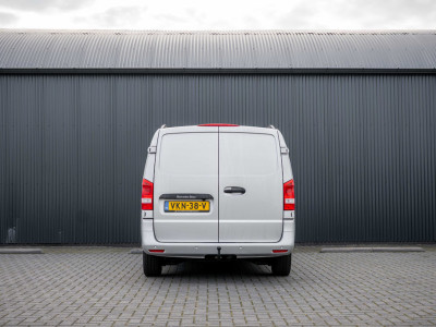 Mercedes-Benz Vito 114 CDI L2H1 | 140PK | Automaat | Camera | Cruise | 1e Eigenaar | PDC |  Zijschuifdeur L+R | Climatronic | Trekhaak foto 9