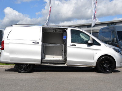Mercedes-Benz Vito 114 CDI L2 PB Edition Camera, Cruise, Carplay, Multimedia, Automaat, Trekhaak, 136pk, Sensoren, Uniek! foto 11