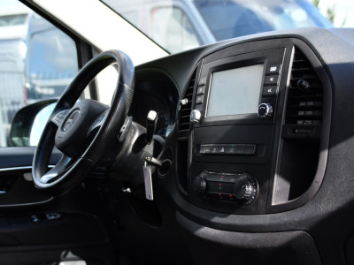 Mercedes-Benz Vito 114 CDI L2 PB Edition Camera, Cruise, Carplay, Multimedia, Automaat, Trekhaak, 136pk, Sensoren, Uniek! foto 19