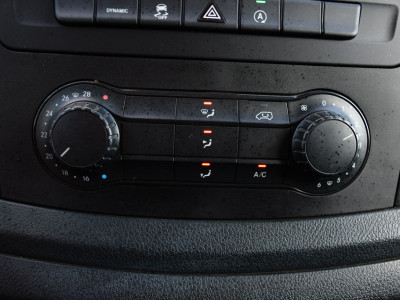 Mercedes-Benz Vito 114 CDI L2 PB Edition Camera, Cruise, Carplay, Multimedia, Automaat, Trekhaak, 136pk, Sensoren, Uniek! foto 21