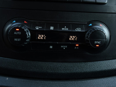Mercedes-Benz Vito 114 CDI L3 Black Edition Camera, Cruise, Carplay, LED, Automaat, Multimedia, Trekhaak, Uniek! foto 20