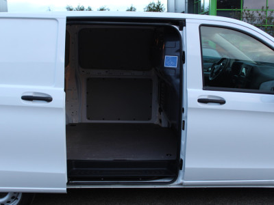 Mercedes-Benz Vito 114 CDI Lang L2 Automaat | Trekhaak | Camera | Parkeersensoren foto 11