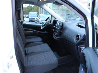Mercedes-Benz Vito 114 CDI Lang L2 Automaat | Trekhaak | Camera | Parkeersensoren foto 13