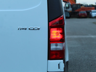 Mercedes-Benz Vito 114 CDI Lang L2 Automaat | Trekhaak | Camera | Parkeersensoren foto 17