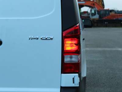 Mercedes-Benz Vito 114 CDI Lang L2 Automaat | Trekhaak | Camera | Parkeersensoren foto 7