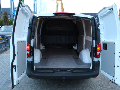 Mercedes-Benz Vito 114 CDI Lang L2 Automaat | Trekhaak | Camera | Parkeersensoren foto 8