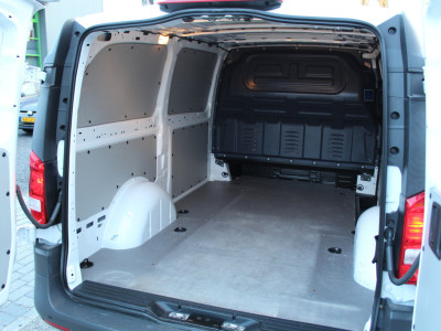 Mercedes-Benz Vito 114 CDI Lang L2 Automaat | Trekhaak | Camera | Parkeersensoren foto 9