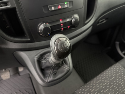Mercedes-Benz Vito 114CDi Lang | Achterdeuren ( 2023 ) | Airco | Cruise | 3-Zits | Trekhaak | Betimmering foto 15
