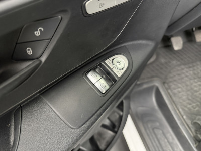 Mercedes-Benz Vito 114CDi Lang | Achterdeuren ( 2023 ) | Airco | Cruise | 3-Zits | Trekhaak | Betimmering foto 8