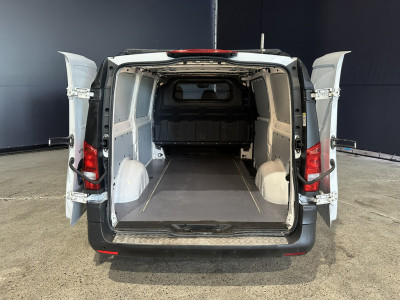 Mercedes-Benz Vito 116 CDI 164pk L2H1 Euro6 Airco | Cruisecontrol | Parkeersensoren Stoelverwarming, Bijrijdersbank foto 10