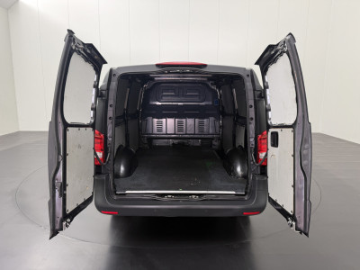 Mercedes-Benz Vito 116CDI Automaat Lang | Led | Standverwarming | Navigatie | Camera | Airco | Cruise | Betimmering foto 4