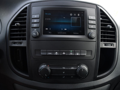 Mercedes-Benz Vito 116 CDI L2 Black Edition Camera, Cruise, Carplay, LED, 164pk, Stoelverwarming, Standkachel, Automaat, Multimedia, Uniek! foto 21