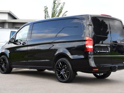 Mercedes-Benz Vito 116 CDI L2 Black Edition Camera, Cruise, Carplay, LED, 164pk, Stoelverwarming, Standkachel, Automaat, Multimedia, Uniek! foto 3