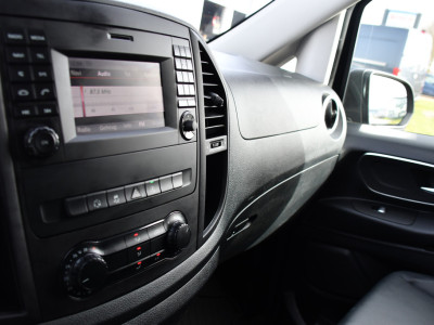 Mercedes-Benz Vito 116 CDI L2 Black Edition Camera, Cruise, LED, 164pk, Trekhaak, Leder, Multimedia, Automaat, Sensoren, Uniek! 21