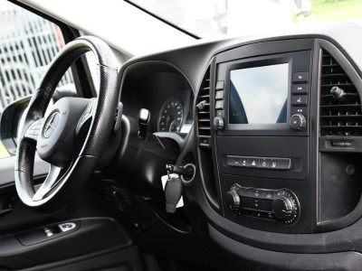 Mercedes-Benz Vito 116 CDI L2 Black Edition Cruise, Camera, Carplay, 164pk, Automaat, Sensoren, Trekhaak, Multimedia, LED, Stoelverwarming, Uniek! foto 13