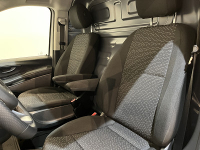 Mercedes-Benz Vito 116 CDI Lang RWD Automaat / Euro 6 / Airco / CarPlay / Camera / Cruise Control  / Trekhaak / 3.800 KM !!! foto 8
