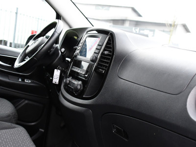 Mercedes-Benz Vito 119 CDI L2 Black Edition Camera, Cruise, Carplay, LED, Automaat, 190pk, Trekhaak, Multimedia, Sensoren, Uniek! foto 13