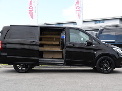 Mercedes-Benz Vito 119 CDI L2 Black Edition Camera, Cruise, LED, 190pk, Automaat, Leder, Trekhaak, Multimedia, Stoelverwarming, Uniek! 11