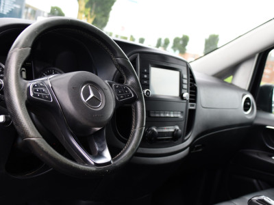 Mercedes-Benz Vito 119 CDI L2 Black Edition Camera, Cruise, LED, 190pk, Automaat, Leder, Trekhaak, Multimedia, Stoelverwarming, Uniek! 2
