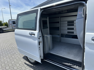 Mercedes-Benz Vito 66 kWh / FULL ELECTRIC / SOH 93% / L2H1 / 43.007 KM / INRICHTING / 1e EIG. / CAMERA / 3-ZITS / CRUISE foto 11