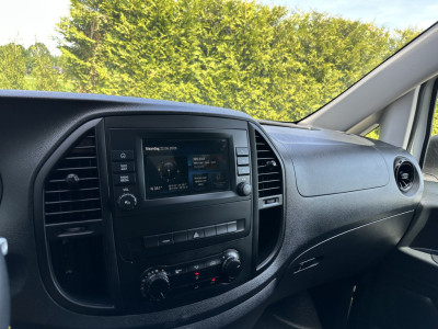 Mercedes-Benz Vito 66 kWh / FULL ELECTRIC / SOH 93% / L2H1 / 43.007 KM / INRICHTING / 1e EIG. / CAMERA / 3-ZITS / CRUISE foto 15