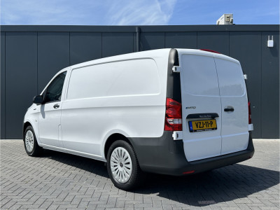 Mercedes-Benz Vito 66 kWh / FULL ELECTRIC / SOH 93% / L2H1 / 43.007 KM / INRICHTING / 1e EIG. / CAMERA / 3-ZITS / CRUISE foto 5