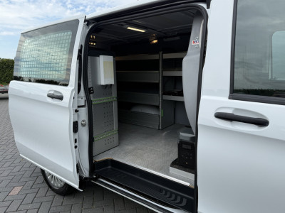 Mercedes-Benz Vito 66 kWh / FULL ELECTRIC / SOH 93%  / L2H1 / AUTOMAAT / BOTT INRICHTING / 1e EIG. / CAMERA / 3-ZITS / CRUISE foto 10