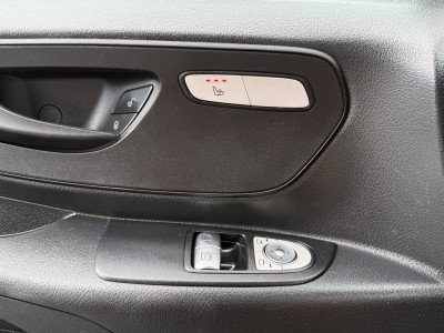 Mercedes-Benz Vito 66 kWh / FULL ELECTRIC / SOH 93%  / L2H1 / AUTOMAAT / BOTT INRICHTING / 1e EIG. / CAMERA / 3-ZITS / CRUISE foto 13