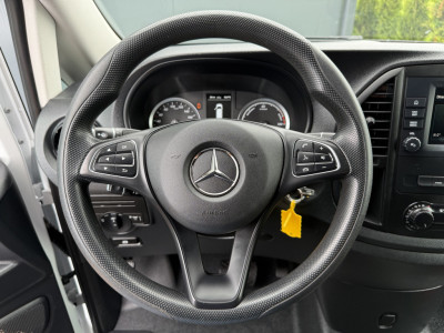 Mercedes-Benz Vito 66 kWh / FULL ELECTRIC / SOH 93%  / L2H1 / AUTOMAAT / BOTT INRICHTING / 1e EIG. / CAMERA / 3-ZITS / CRUISE foto 15