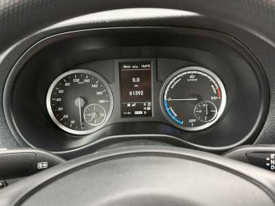 Mercedes-Benz Vito 66 kWh / FULL ELECTRIC / SOH 93%  / L2H1 / AUTOMAAT / BOTT INRICHTING / 1e EIG. / CAMERA / 3-ZITS / CRUISE foto 16