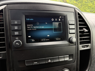 Mercedes-Benz Vito 66 kWh / FULL ELECTRIC / SOH 93%  / L2H1 / AUTOMAAT / BOTT INRICHTING / 1e EIG. / CAMERA / 3-ZITS / CRUISE foto 19