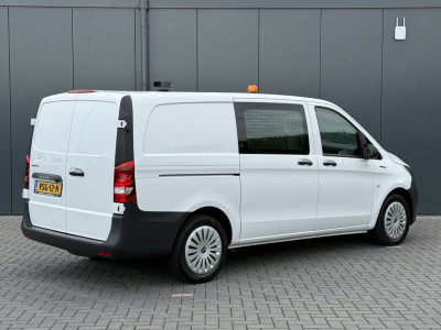 Mercedes-Benz Vito 66 kWh / FULL ELECTRIC / SOH 93%  / L2H1 / AUTOMAAT / BOTT INRICHTING / 1e EIG. / CAMERA / 3-ZITS / CRUISE foto 3