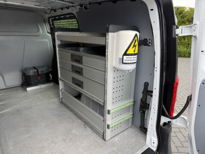 Mercedes-Benz Vito 66 kWh / FULL ELECTRIC / SOH 93%  / L2H1 / AUTOMAAT / BOTT INRICHTING / 1e EIG. / CAMERA / 3-ZITS / CRUISE foto 8