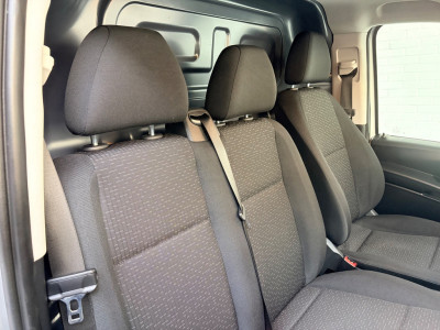 Mercedes-Benz Vito Automaat 116 CDI 160pk euro6 Lang L2H1, 3Persoons, Airco, CruiseControl, Navigatie, Trekhaak, RIJKLAARPRIJS! foto 3
