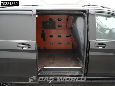 Mercedes-Benz Vito 116 Automaat L3H1 Black Edition 160PK Trekhaak Airco Cruise Parkeersensoren v+a Euro6 L3 Extra Lang XL Airco Trekhaak Cruise control 12