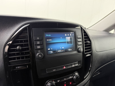 Mercedes-Benz eVito Lang | Elektrisch SOH 93,6% | Led | Multimedia | Camera | Airco | Cruise | 3-Zits foto 17