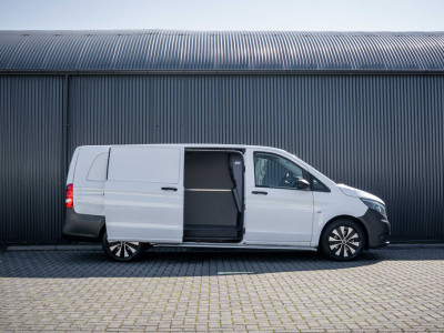 Mercedes-Benz eVito Tourer | 90KWH | WLPT 367KM | Volledig Elektrisch | SOH 97.5% | Camera | Navi | Stoelverw. | Airco | 3-Zits foto 7