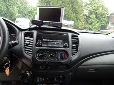 Mitsubishi L 200 2.4 DI-D Club Cab Invite foto 13