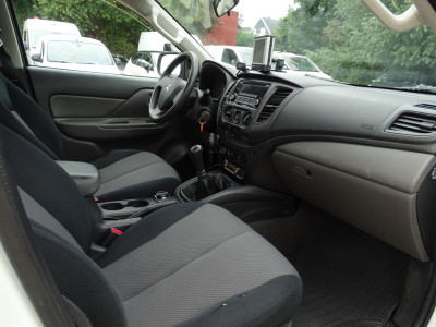 Mitsubishi L 200 2.4 DI-D Club Cab Invite foto 14