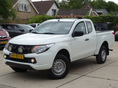 Mitsubishi L 200 2.4 DI-D Club Cab Invite foto 19