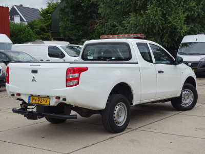 Mitsubishi L 200 2.4 DI-D Club Cab Invite foto 5